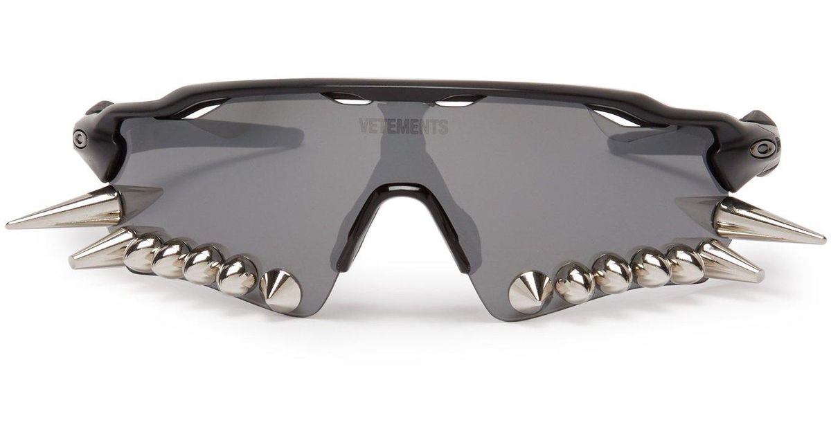 Vetements X Oakley Spikes 400 Sunglasses in Black | Lyst
