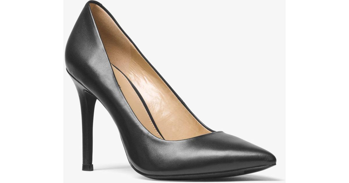 Michael Kors Claire Leather Pump in 