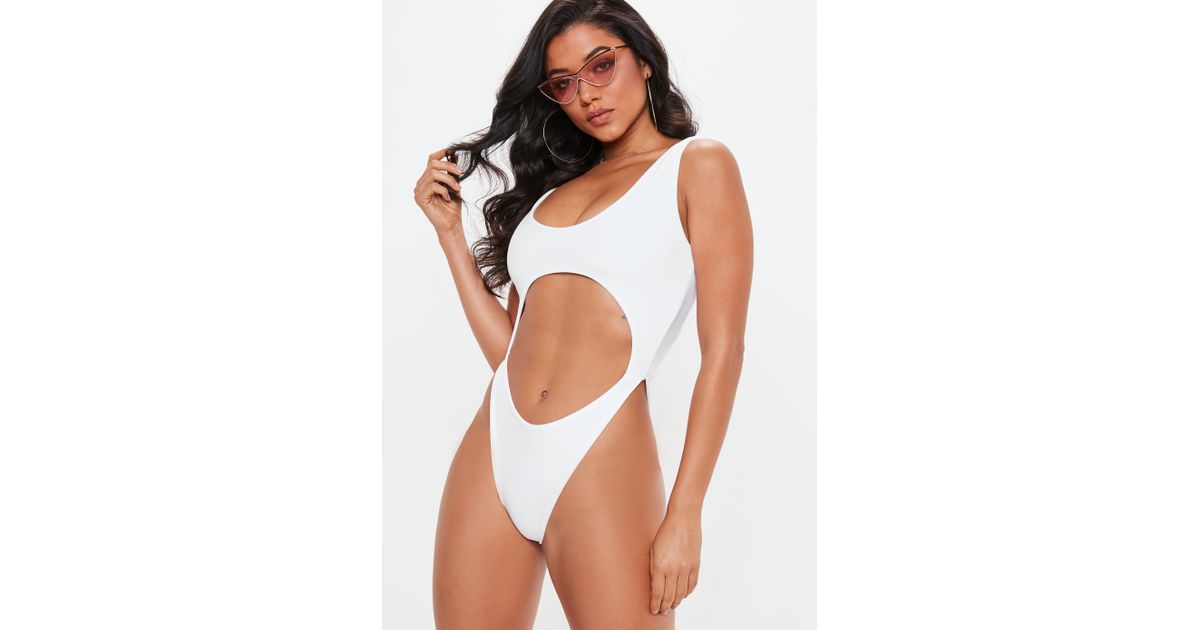 underboob cut out bikini