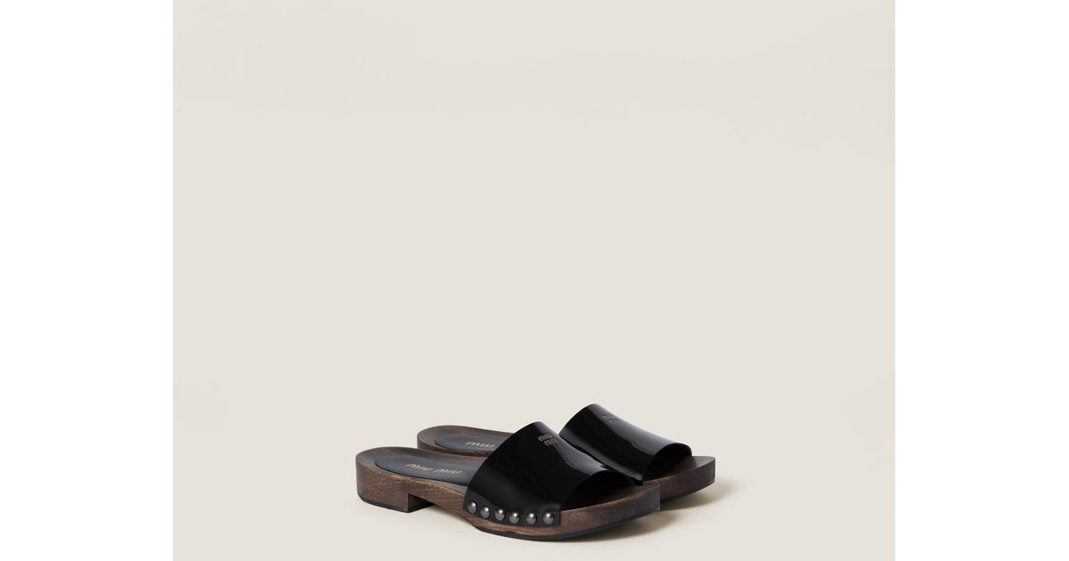 Miu Miu Patent Leather Clogs in Black | Lyst
