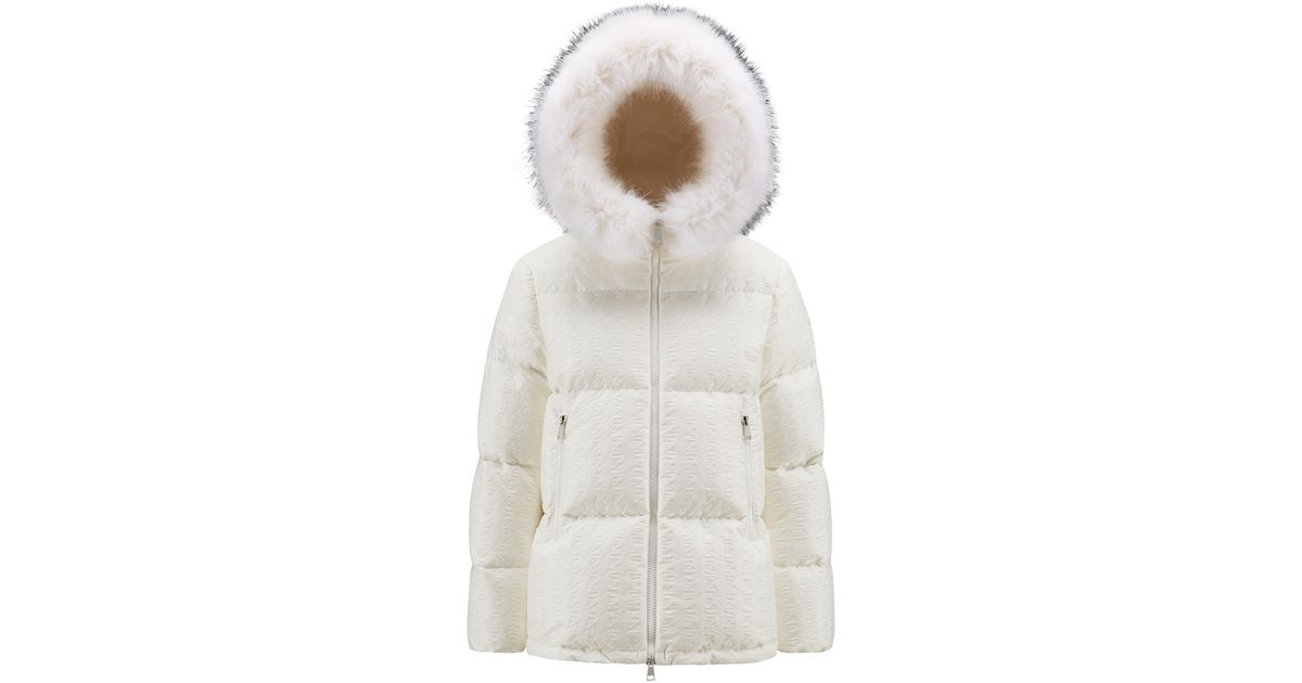 Moncler Chambres Short Down Jacket in White | Lyst
