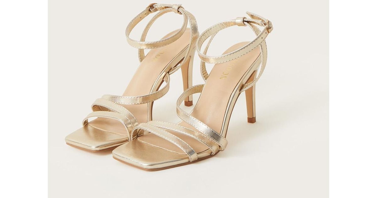 Square toe deals sandals