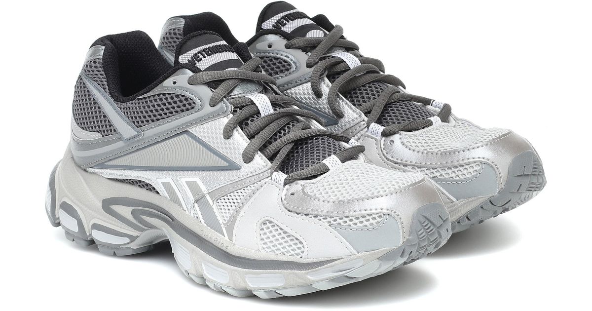 Vetements X Reebok Spike Runner 200 Sneakers in Grey (Gray) | Lyst
