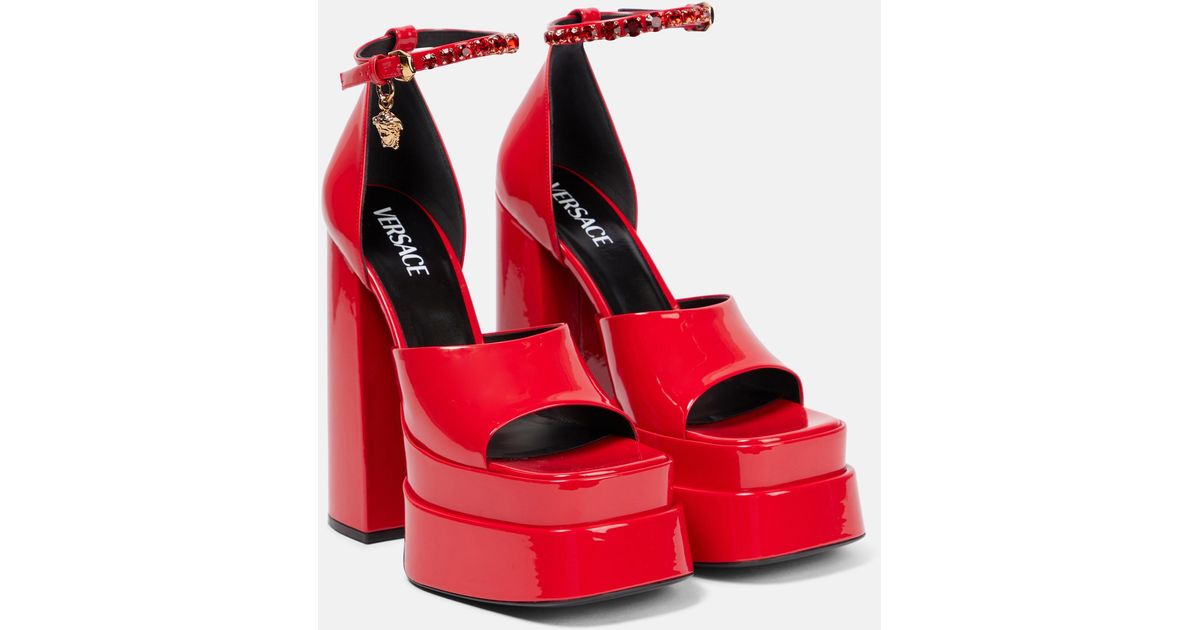 Versace Medusa Aevitas Patent Leather Platform Sandals in Red | Lyst