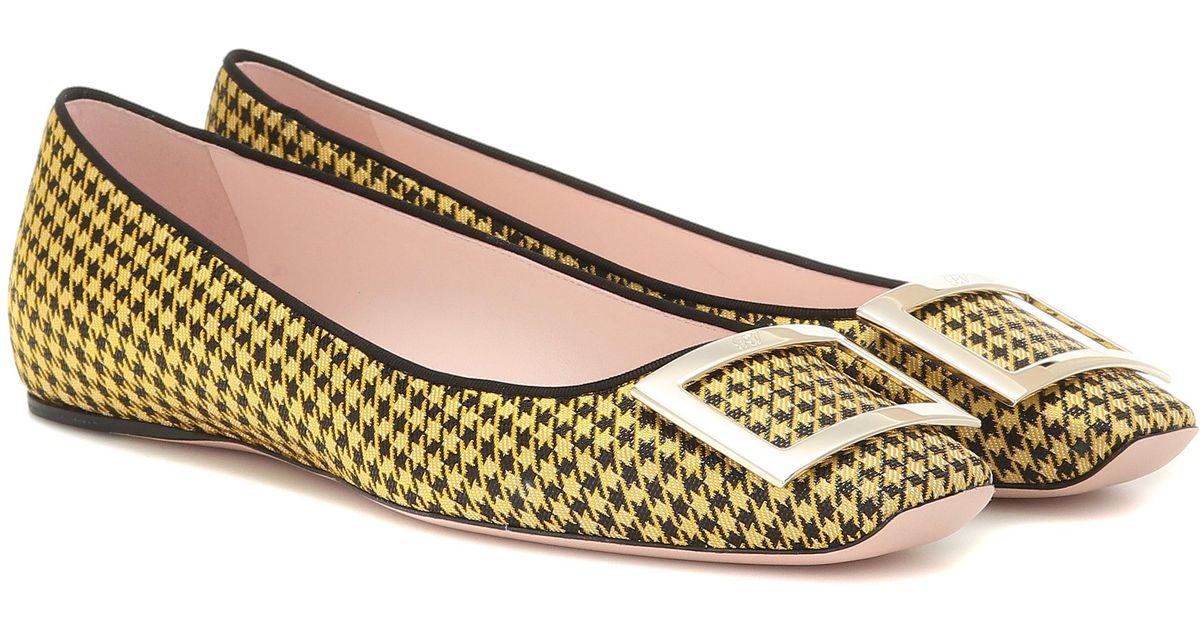 roger vivier trompette flats