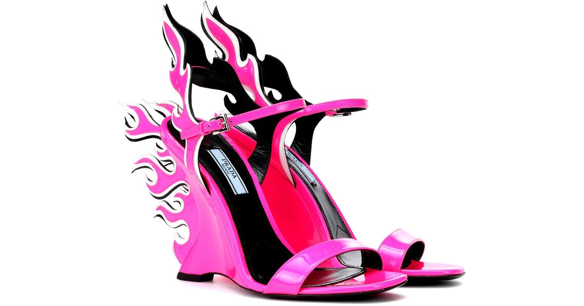 Prada Flame Patent Leather Wedge Sandals in Pink | Lyst