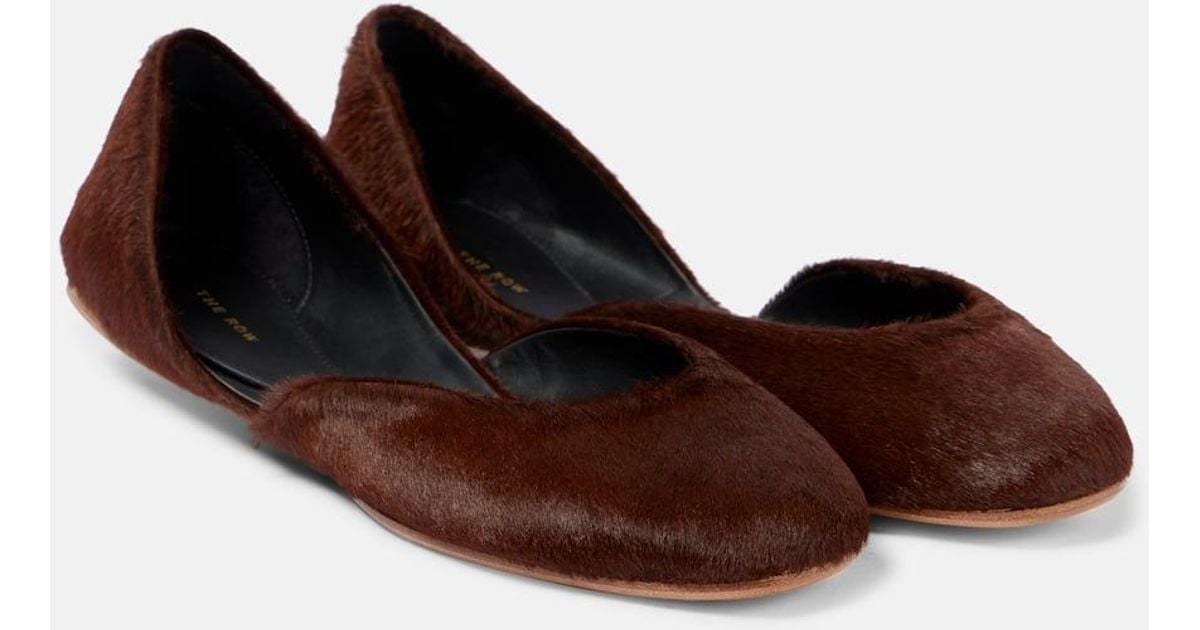 フラットシューズ The Row Gemma calf hair ballet flats Gemma calf hair ballet flats in brown - The Row | Mytheresa