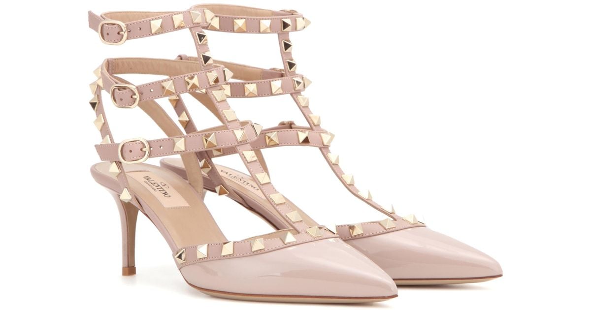 Valentino Rockstud Patent Leather Pumps in Beige (Natural) - Lyst