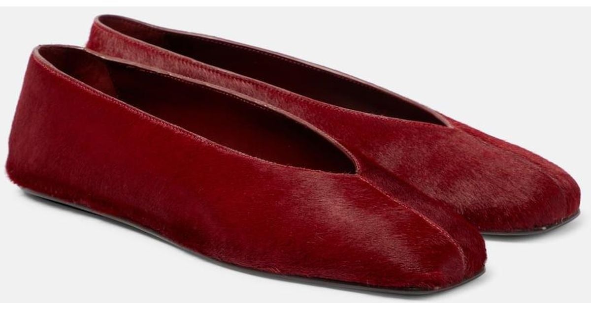 The Row Eva Two Calf Hair Ballet Flats in Red | Lyst