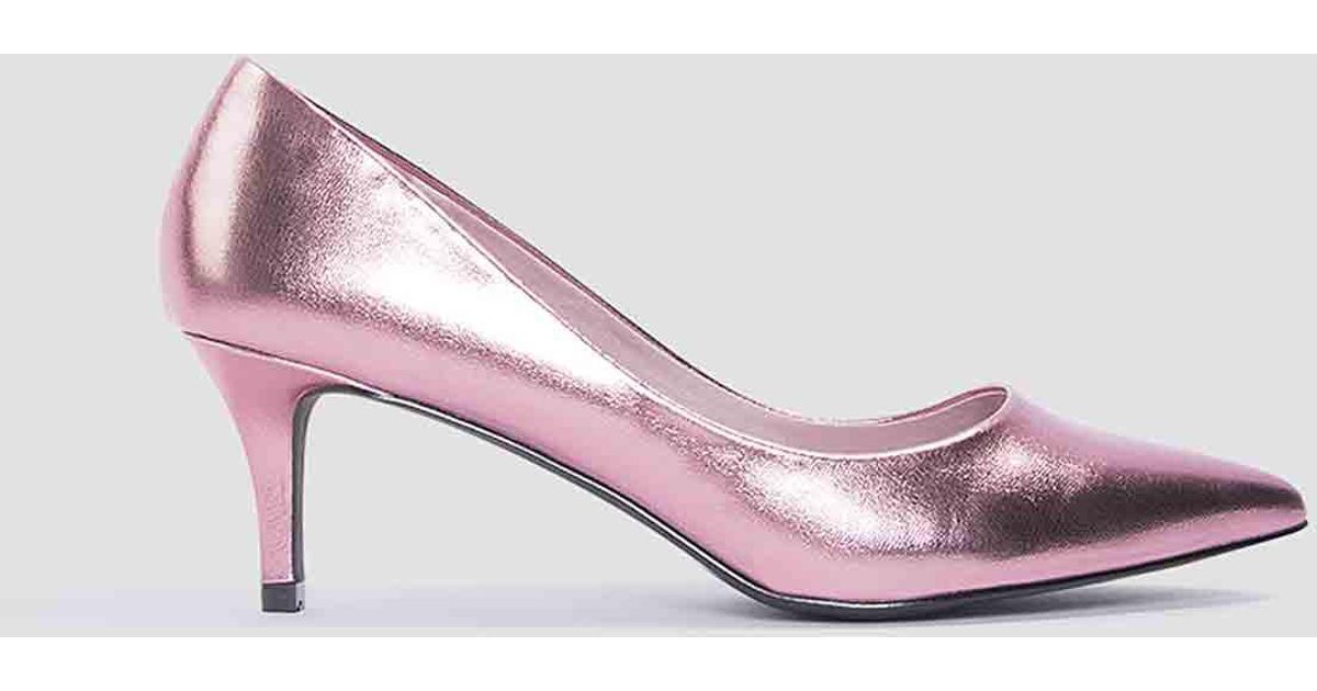 pink metallic pumps