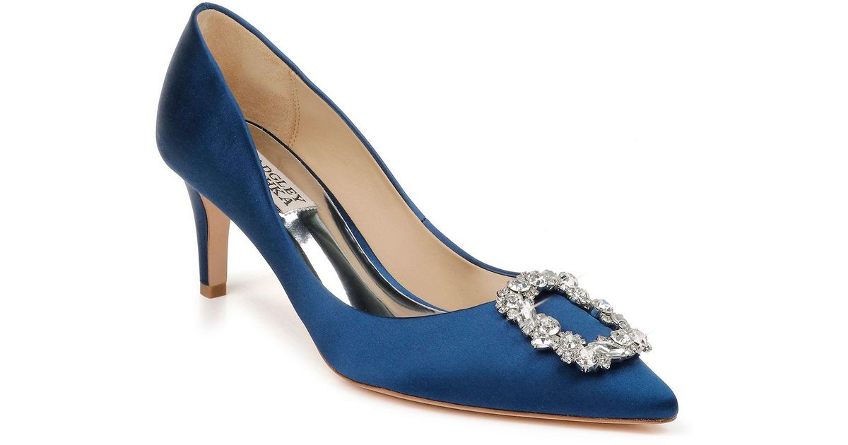badgley mischka carrie crystal pilgrim satin pumps