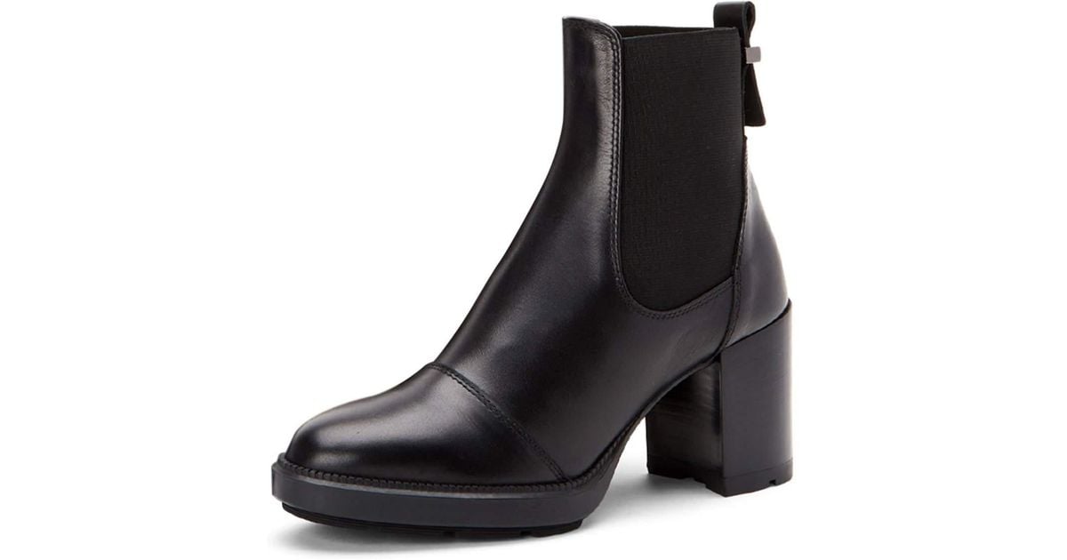 aquatalia ivory leather ankle boots