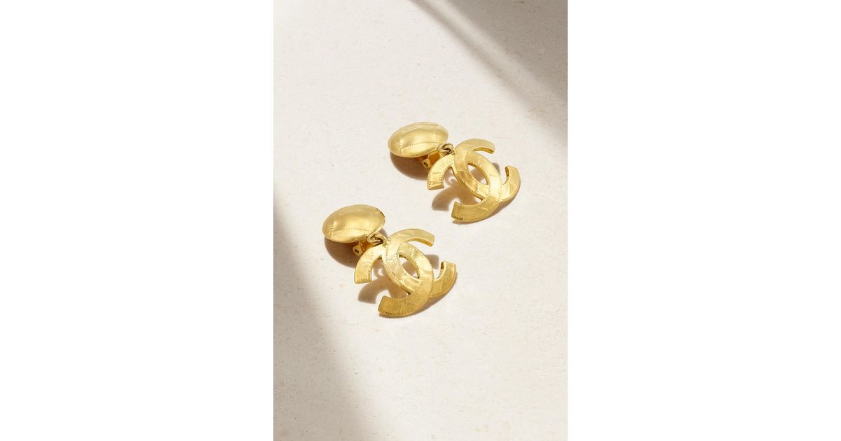Chanel Hammered Gold plated Clip Earrings in Natural Lyst
