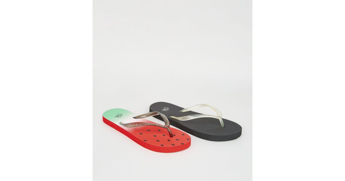 new look black flip flops