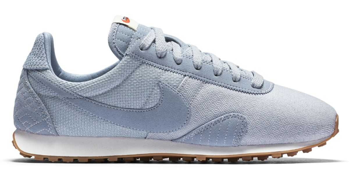 Nike WMNS Pre Montreal Racer Vintage Sail/Black-Sail-Team Orange -  828436-101 | Sneaker District