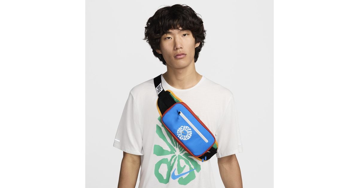 完売必須!☆Nike Running Crossbody Bag Nike Sportswear Essentials Crossbody Bag (1L). Nike.com