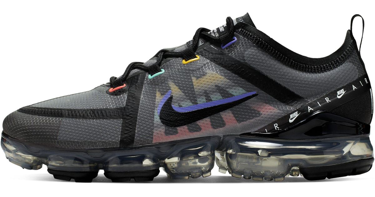 black vapormax 2019