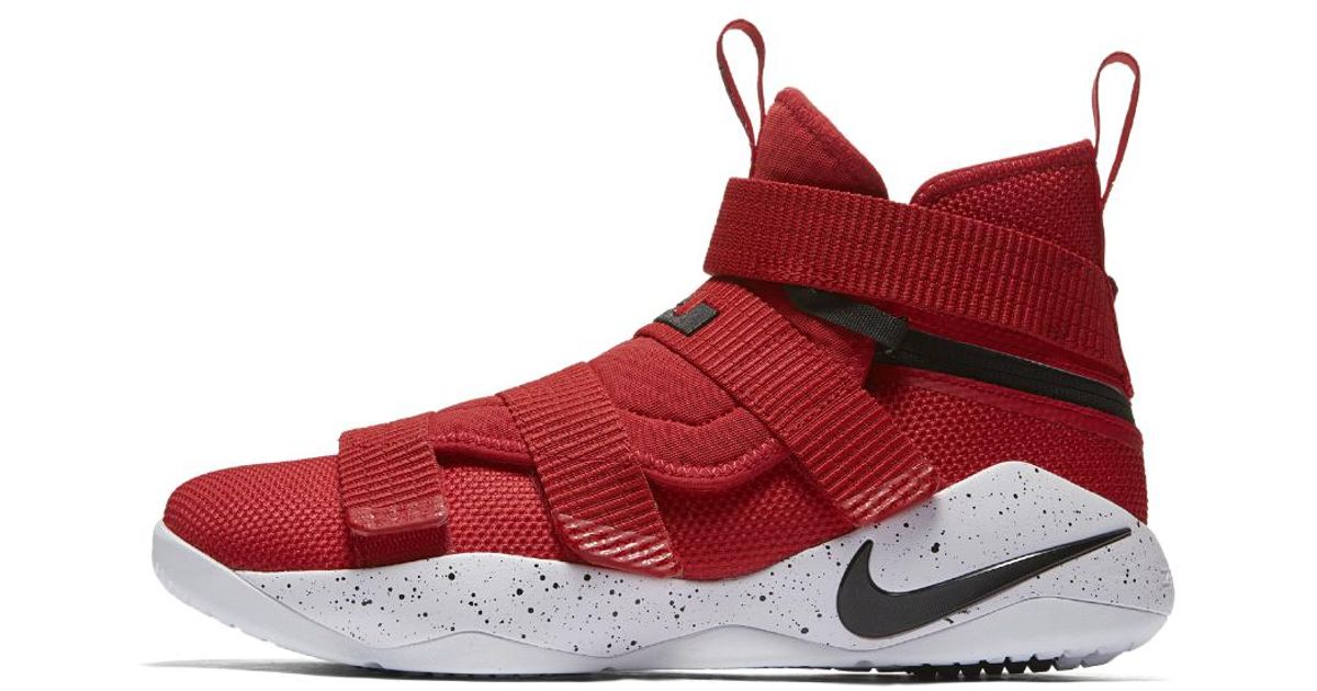 Lebron soldier xi flyease Clearance