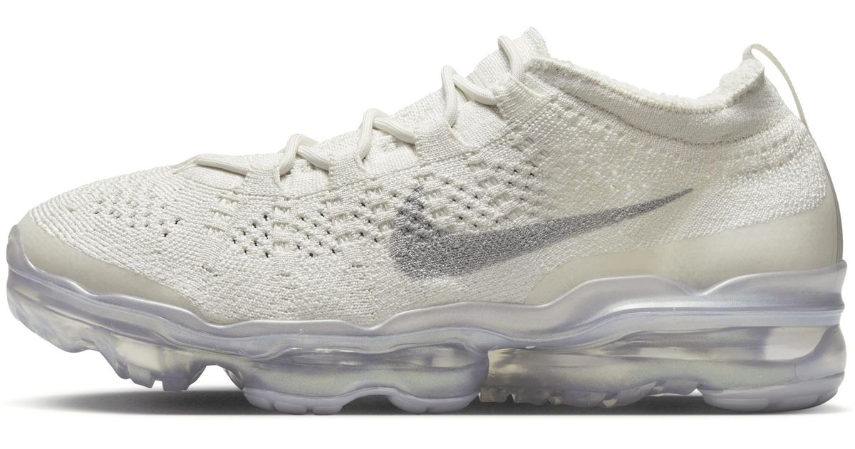 all white flyknit vapormax