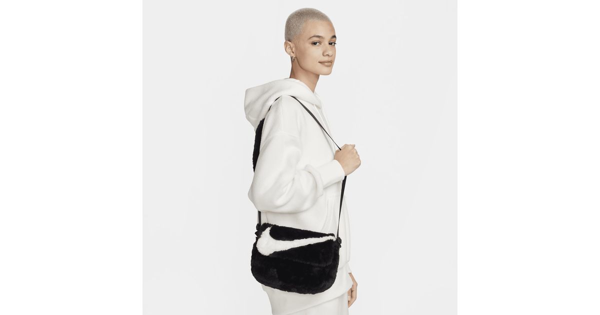 nike-Black-Sportswear-Futura-
