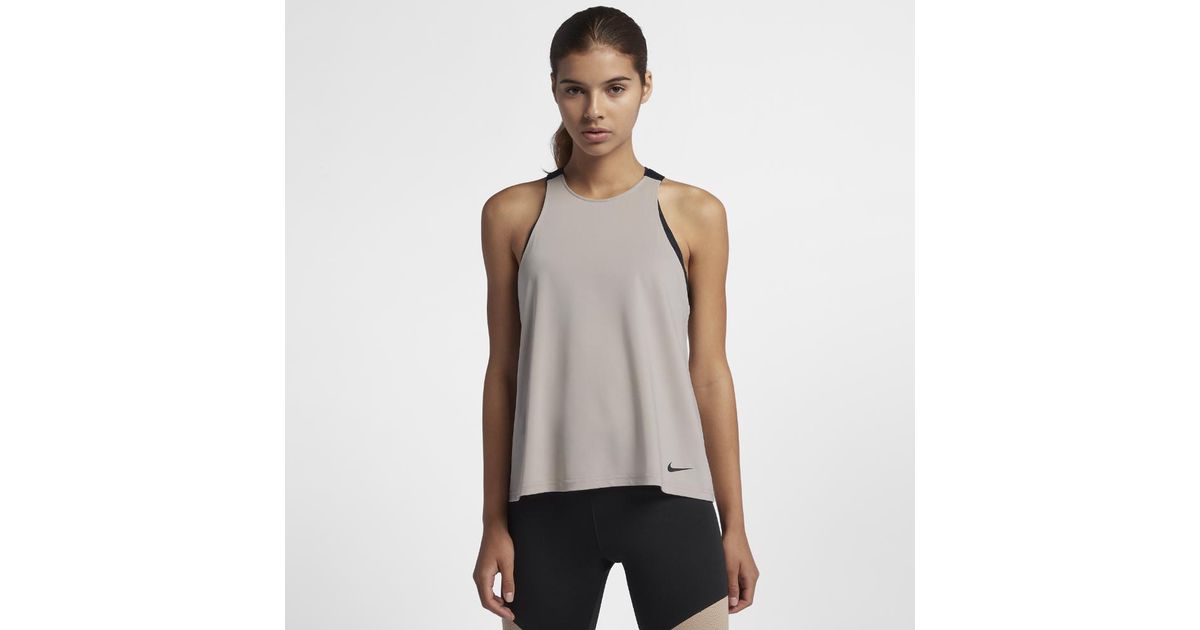 nike elastika training tank