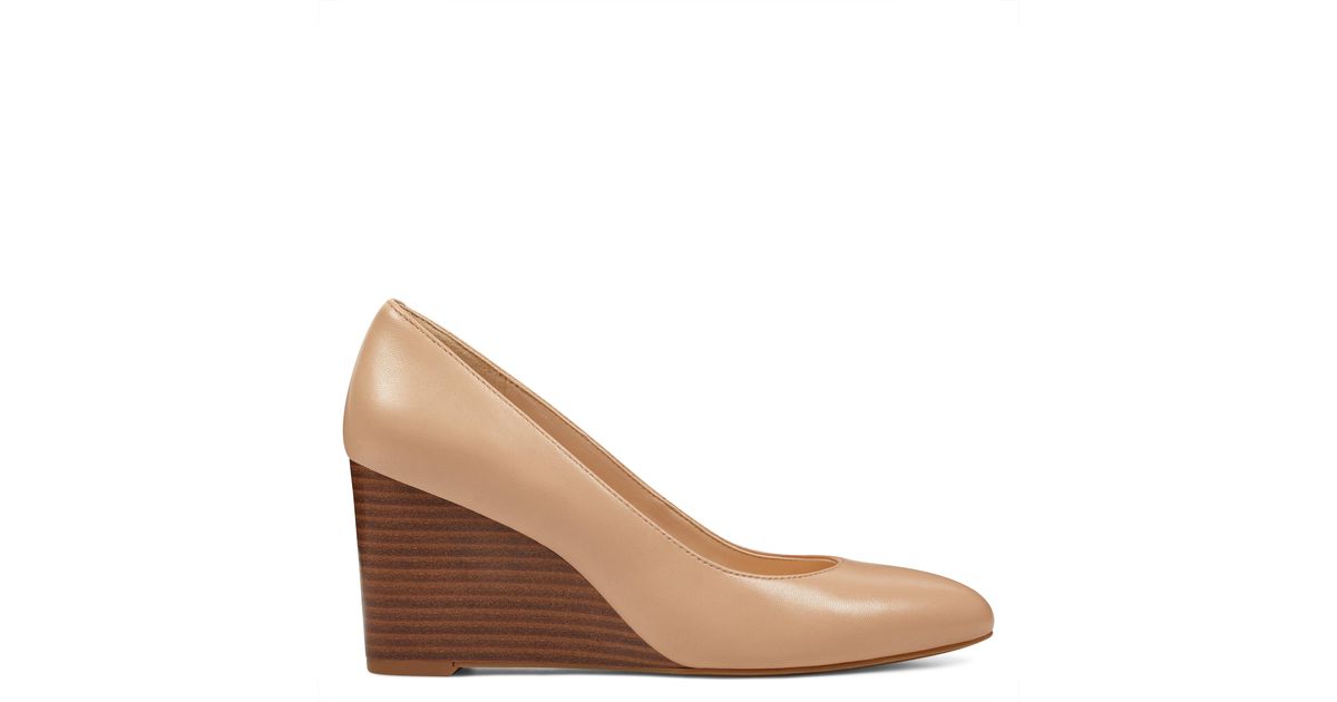 nine west closed toe wedges