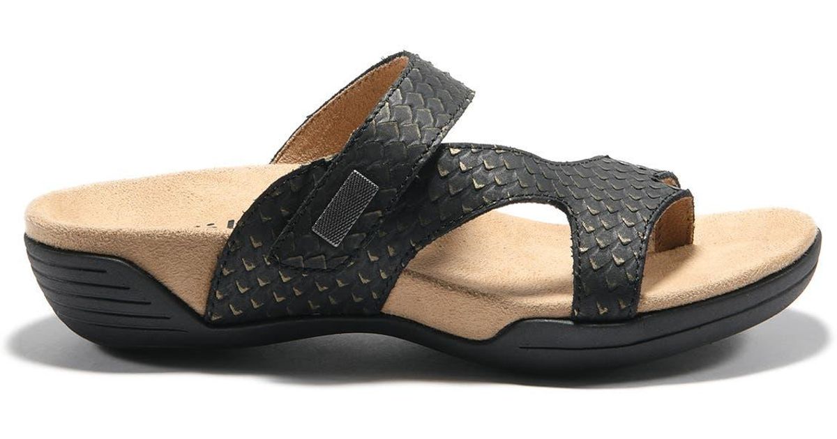 HALSA FOOTWEAR Hälsa Darline Asymmetrical Slide Sandal in Black | Lyst