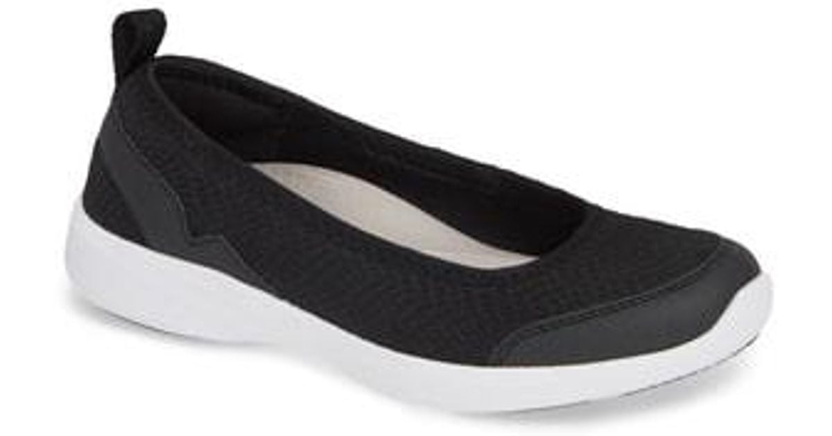 vionic sena slip on sneaker