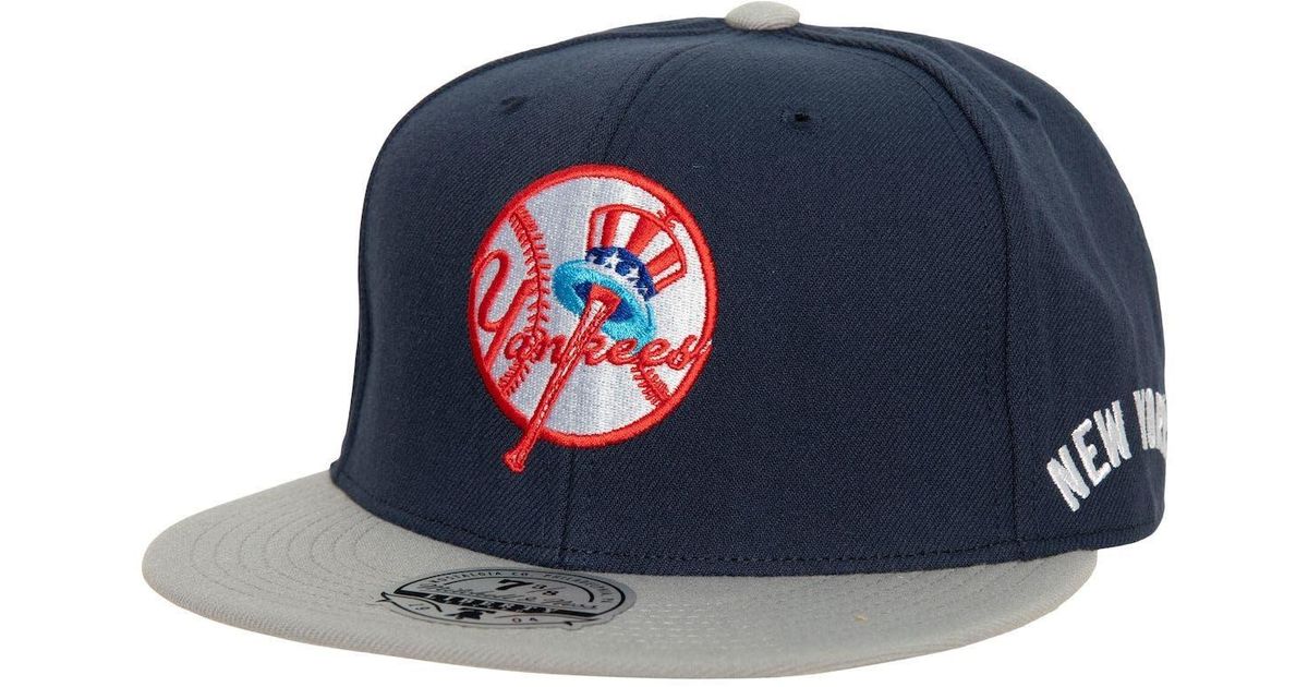 Mitchell & Ness /gray New York Yankees Bases Loaded Fitted Hat At