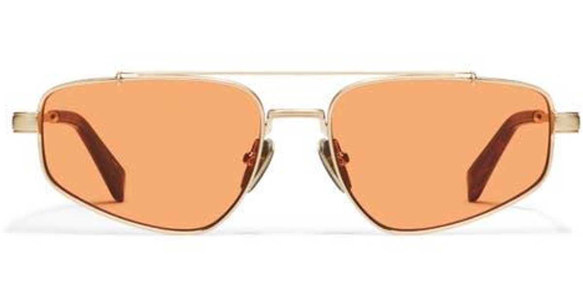 Quay Australia Pit Stop Brushed Gold Frame/ Honey Lens Sunglasses Amazon.com: QUAY AUSTRALIA Hold Please Gold/Gold Mirror One  main image 2
