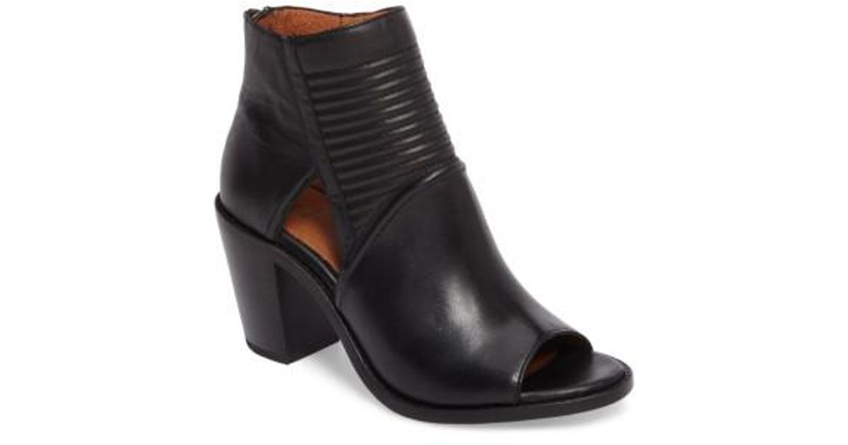 Frye Bailey Quilted Peep Toe Bootie in 