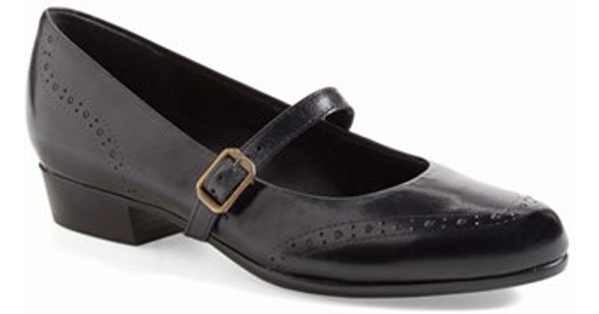 Munro Whitney Leather Mary-Jane Flats in Black Leather (Black) - Lyst