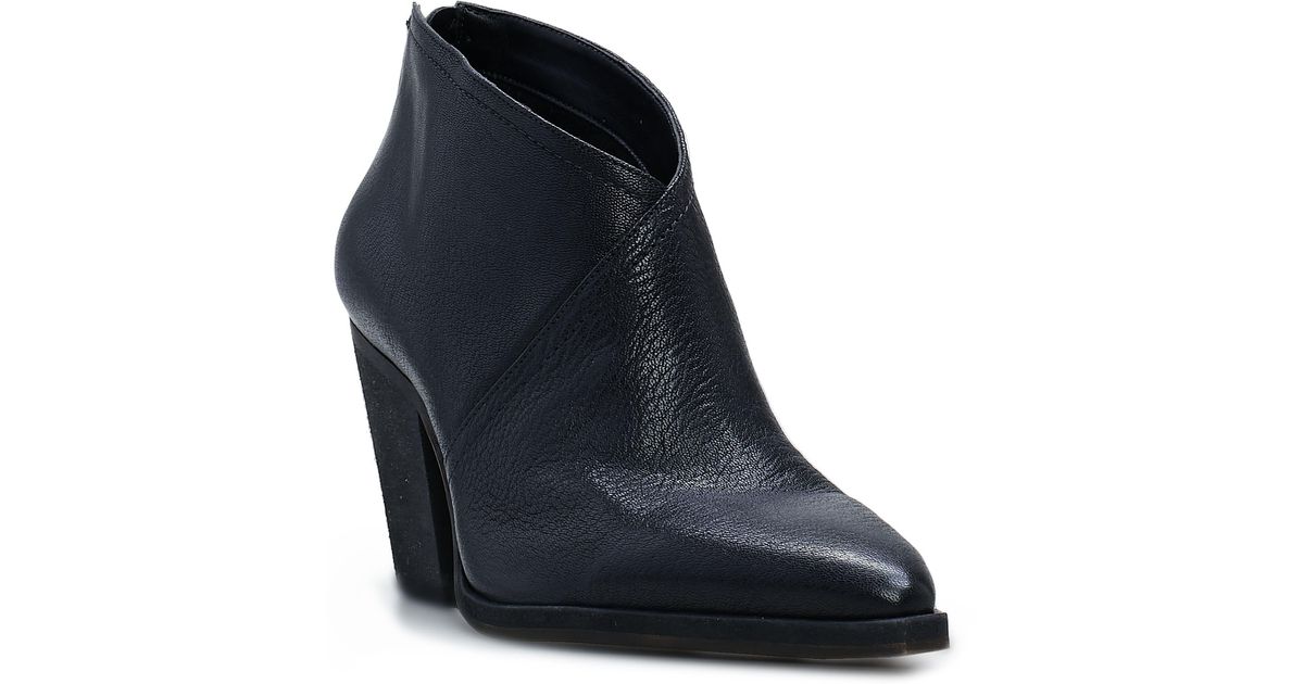 Vince Camuto Grishell Pointed Toe Bootie in Blue | Lyst
