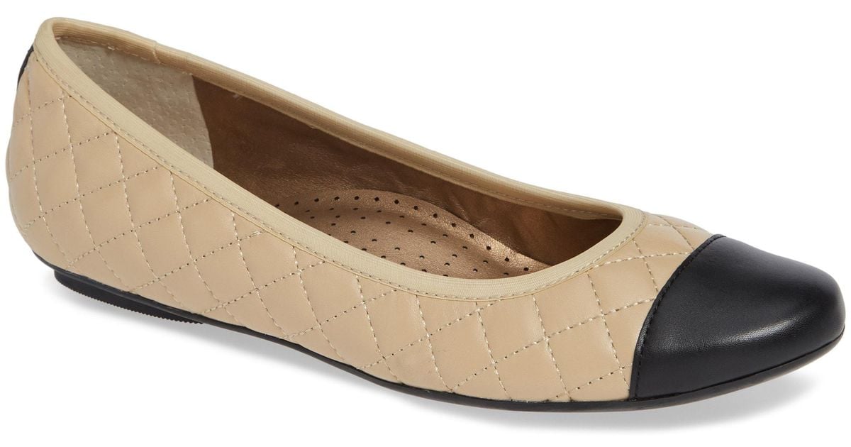 vaneli serene flat