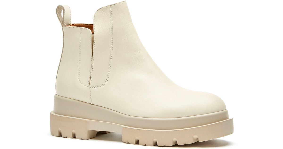 La Canadienne Kash Chelsea Boot in Natural Lyst