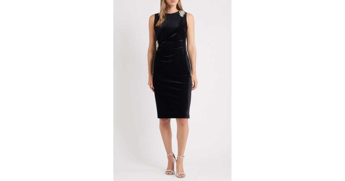 Anne Klein Embellished Sleeveless Velvet Sheath Dress in Black | Lyst