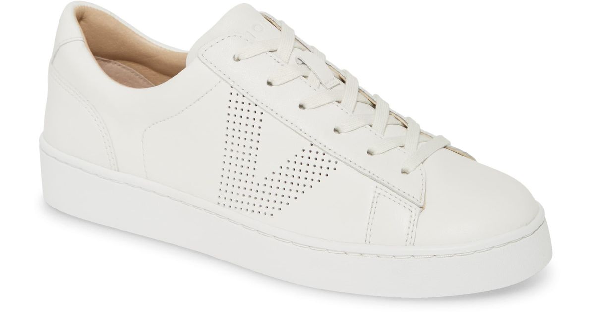 hattie sneaker vionic