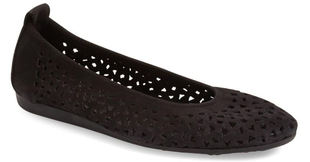 Arche 'lilly' Flat in Black | Lyst
