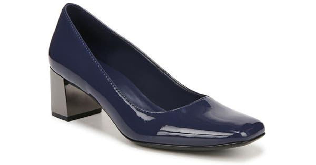 naturalizer suzie block heel pump