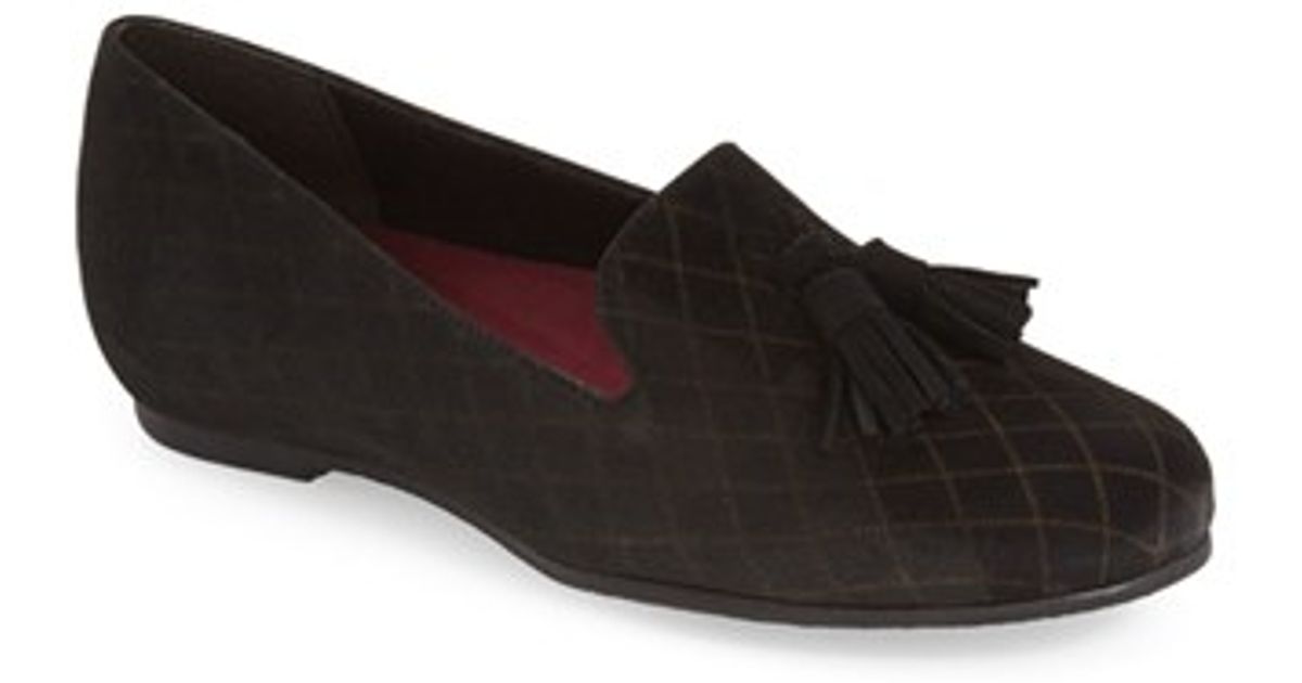 munro tallie tassel loafer