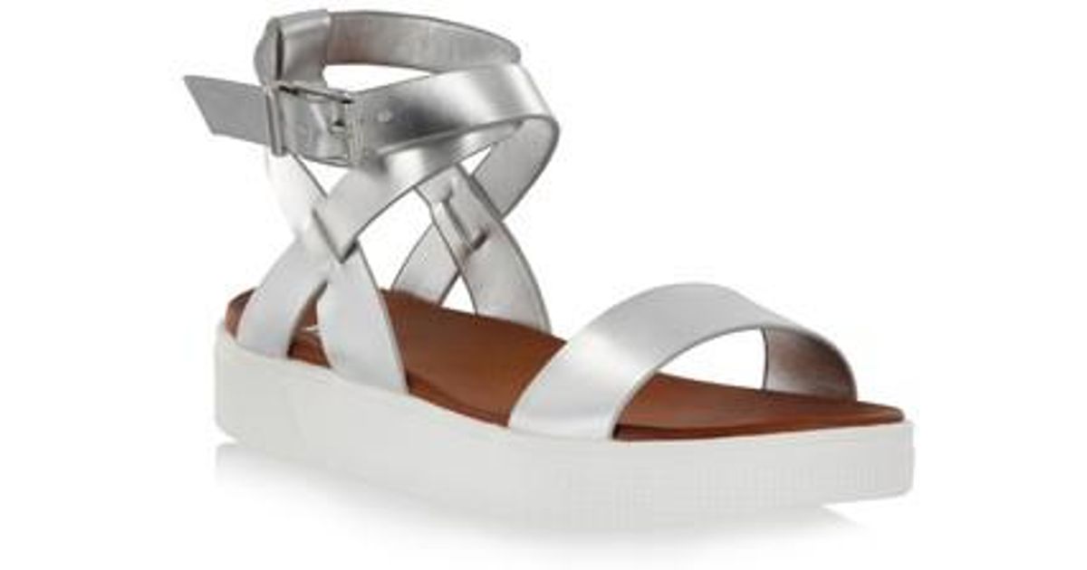 mia calla platform sandal
