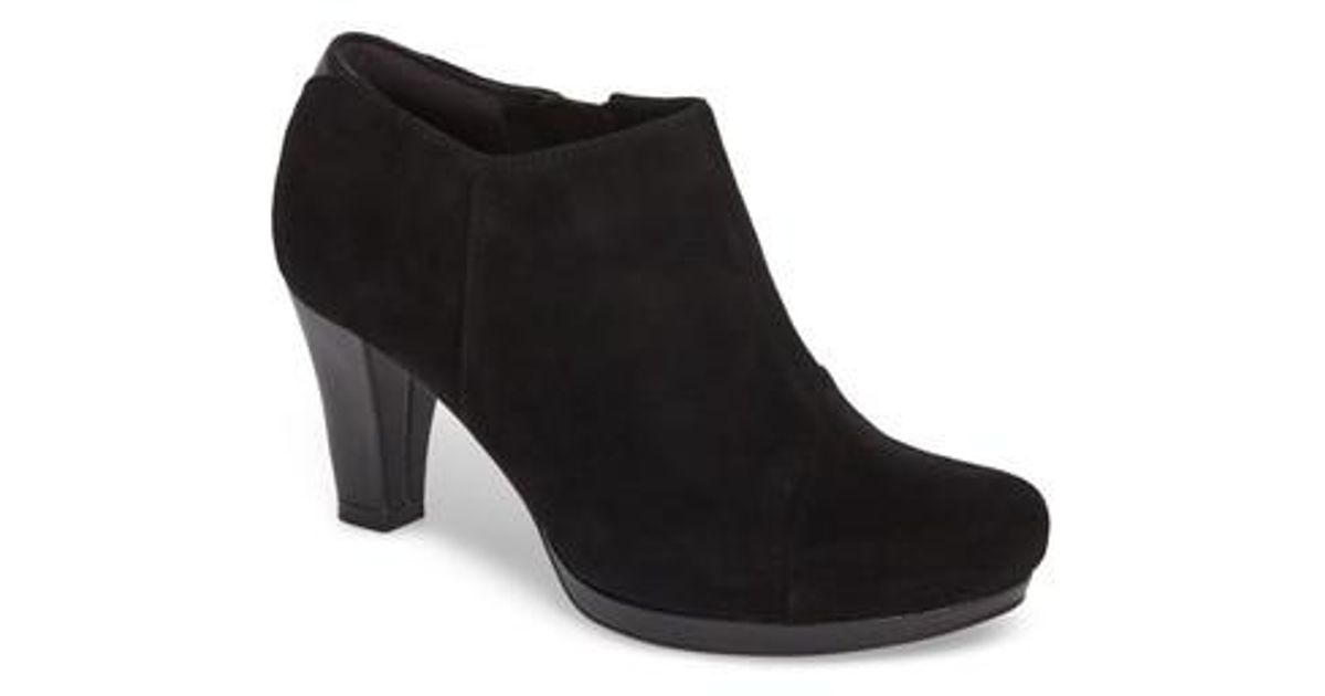 clarks chorus jingle