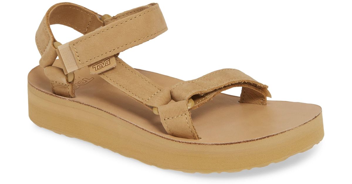 teva desert sand