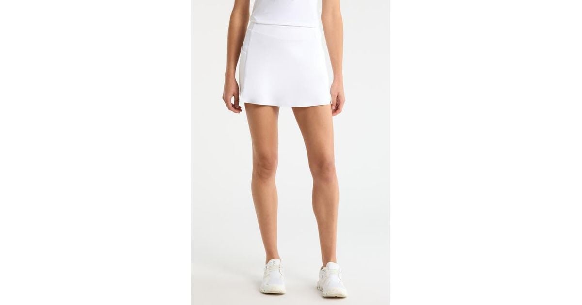 G/FORE Knockout Mid Rise Scuba Skort in White | Lyst