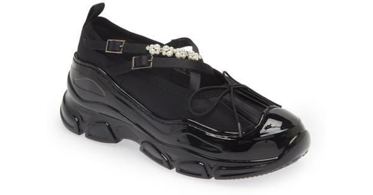Simone Rocha Classic Crisscross Strap Tracker Sneaker in Black | Lyst
