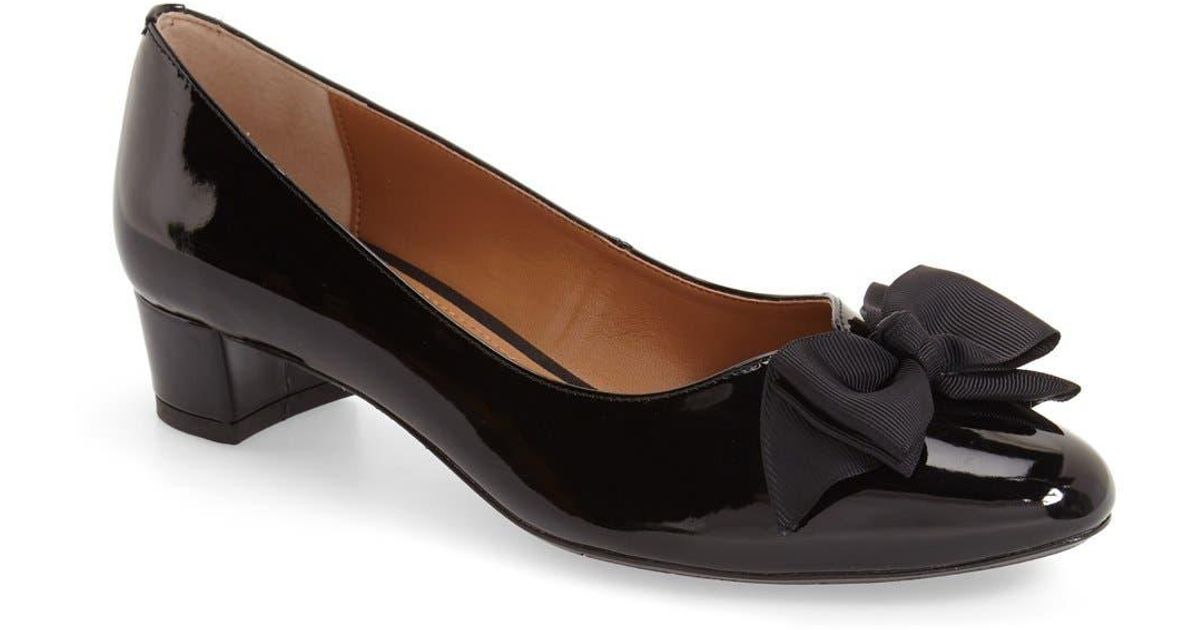 J. Reneé 'cameo' Bow Pump in Black Lyst