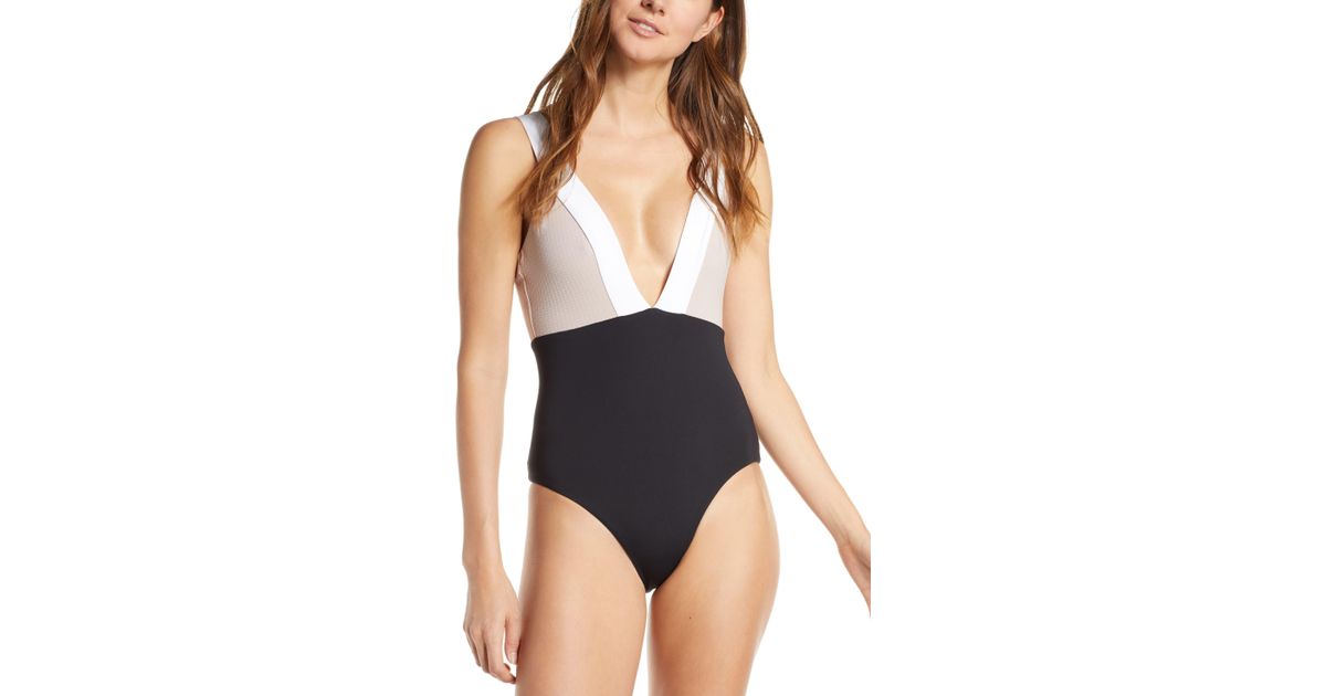 tavik luna one piece