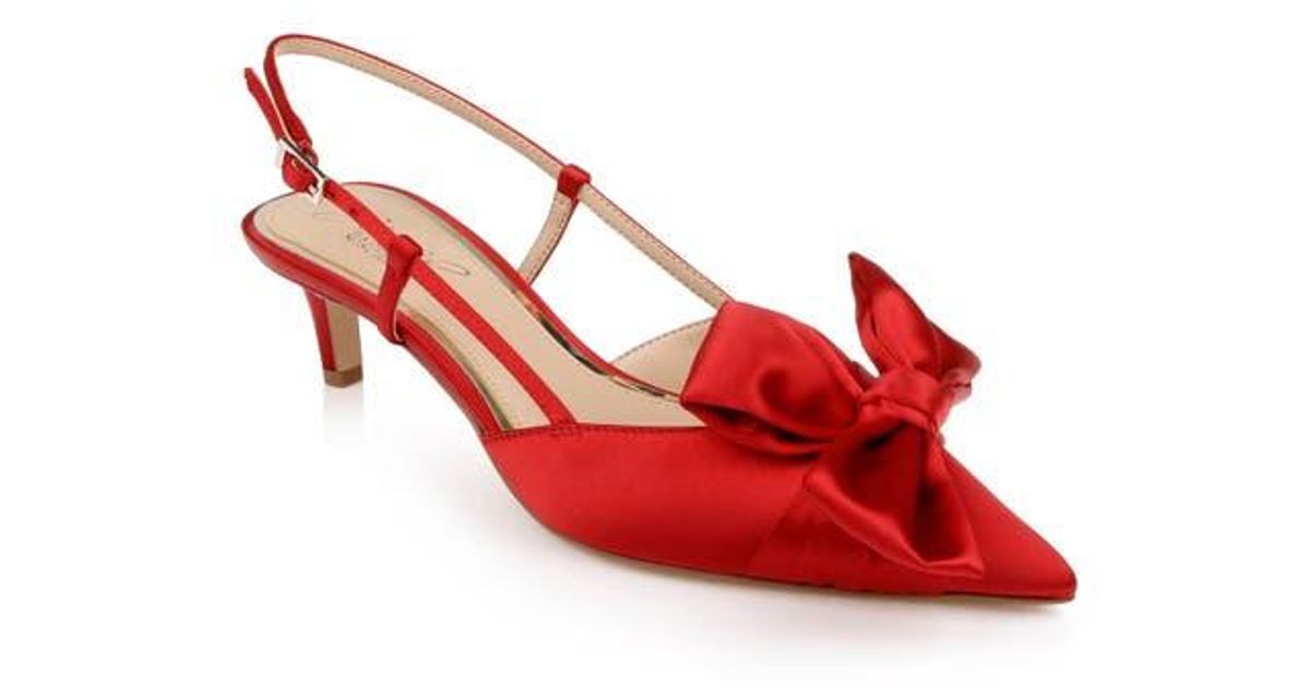 badgley mischka devi pointed toe pump