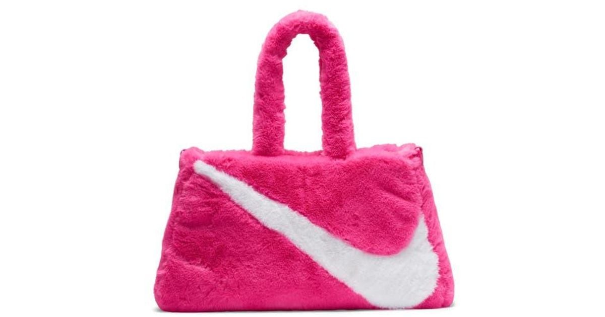 ＊即納＊NIKE ふわふわフェイクファー トートバッグ(10L) PINK Amazon | [ナイキ] フェイクファートート 10L［FB3050