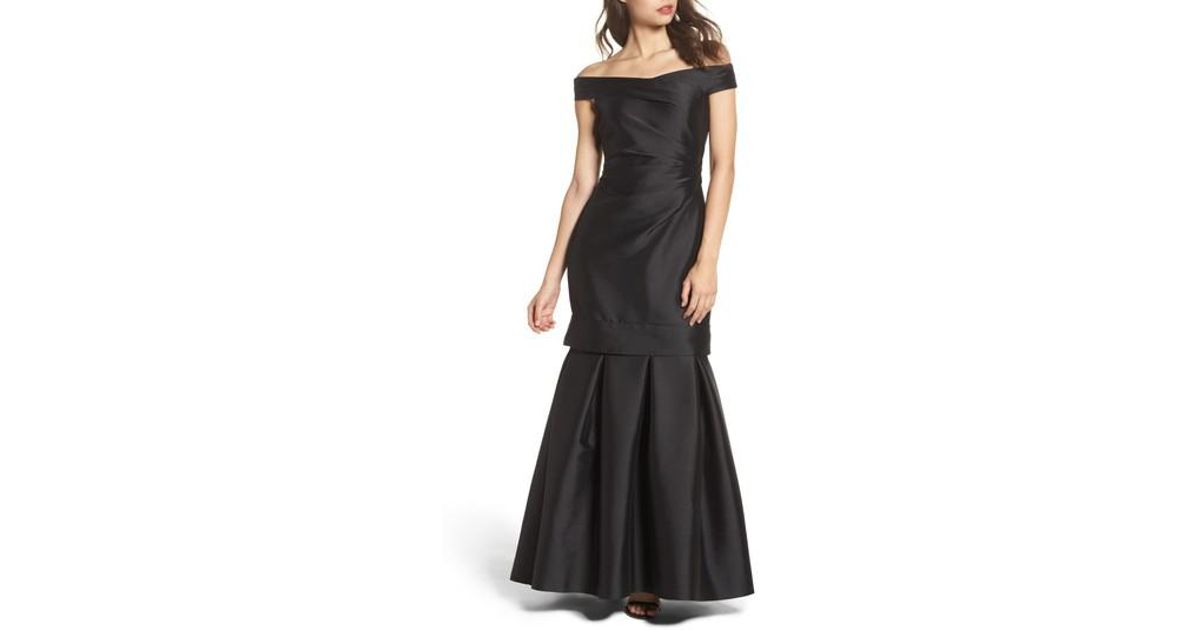 vince camuto off the shoulder mermaid gown